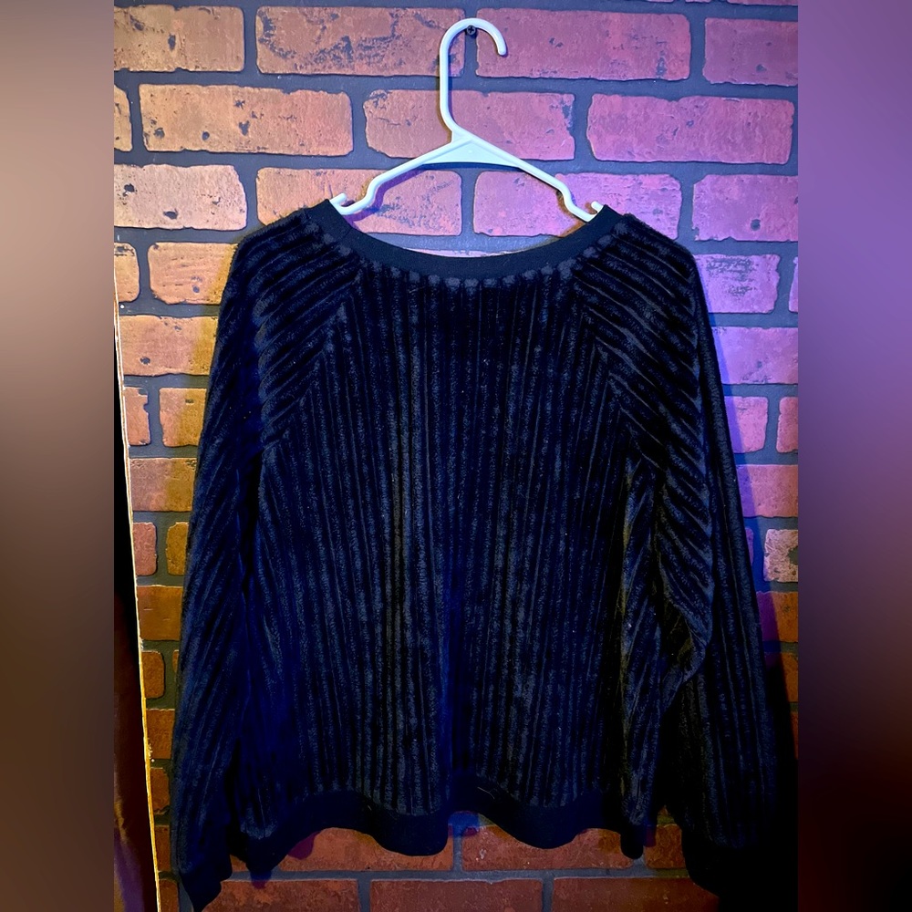 Fuzzy Top - Picture 2 of 2